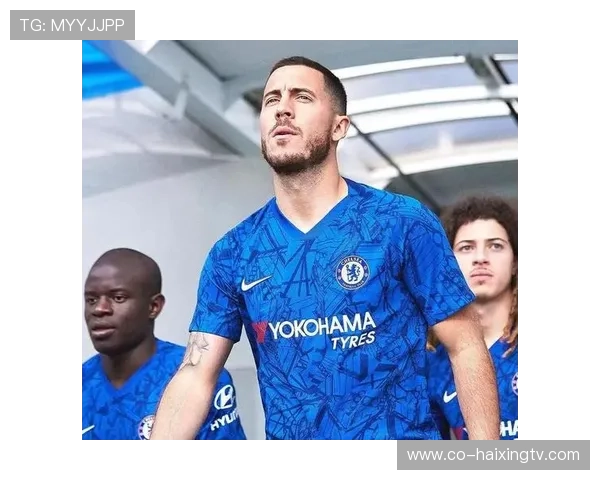 足球场上的邂逅与心动：球星们如何用魅力与技巧搭讪心仪对象