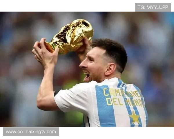 足球史上最伟大的十位球星排名解析与传奇表现回顾